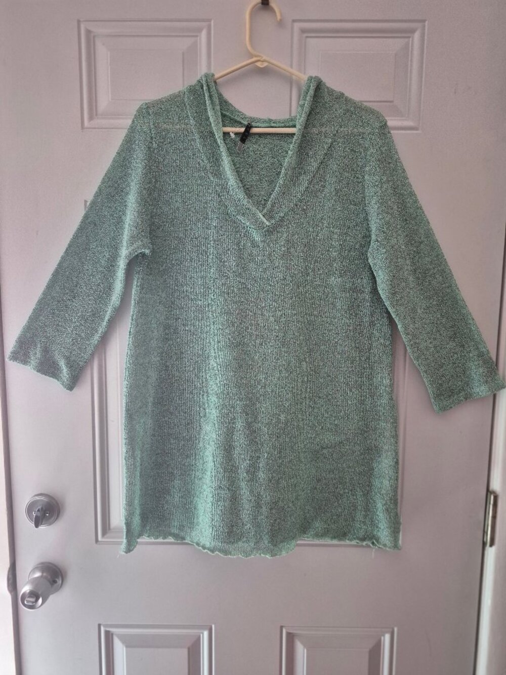 Hooded Sweater.Easel. Light weight, Large.Semi sheer